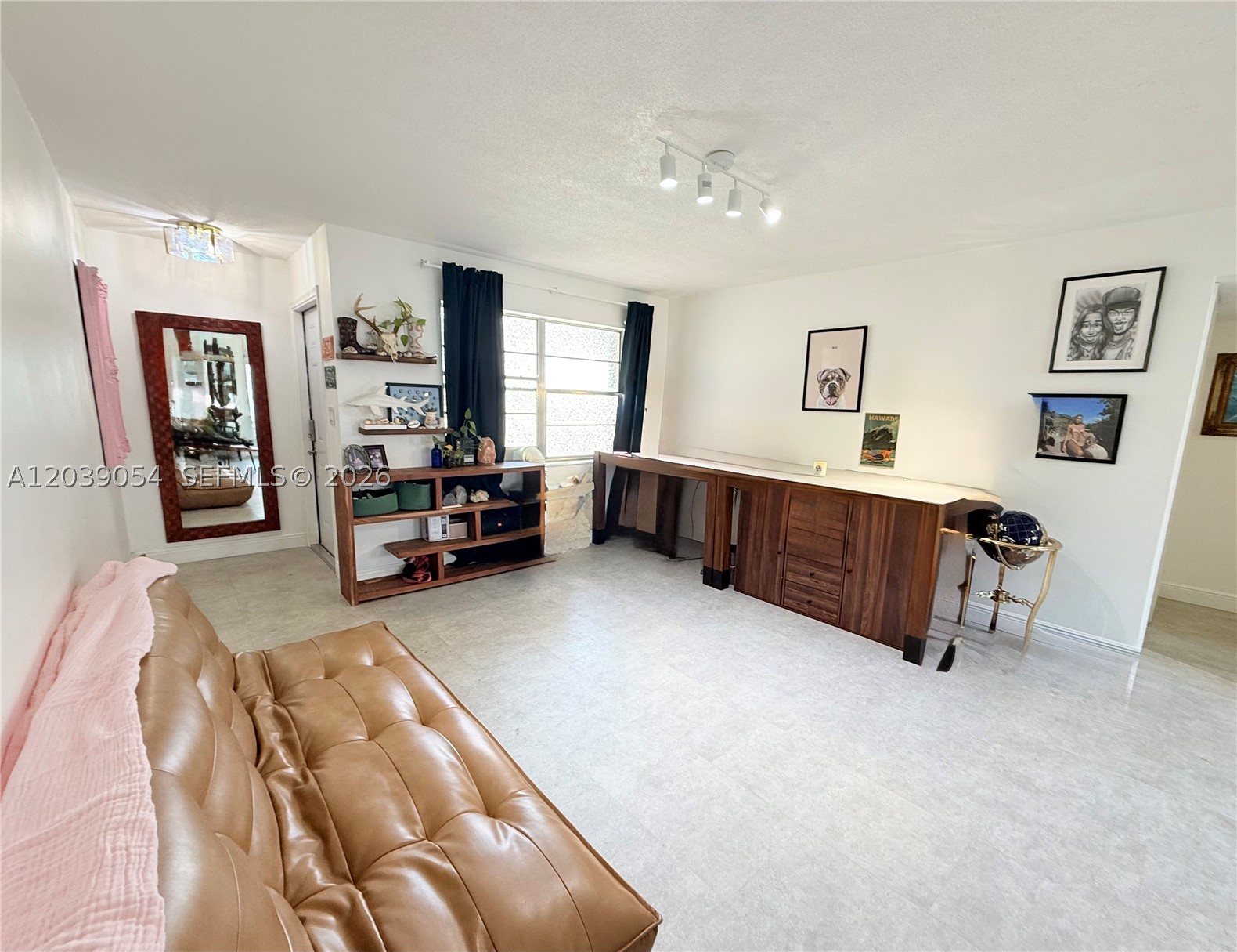 ROYAL TERRACE CONDOMINIUM - Residential