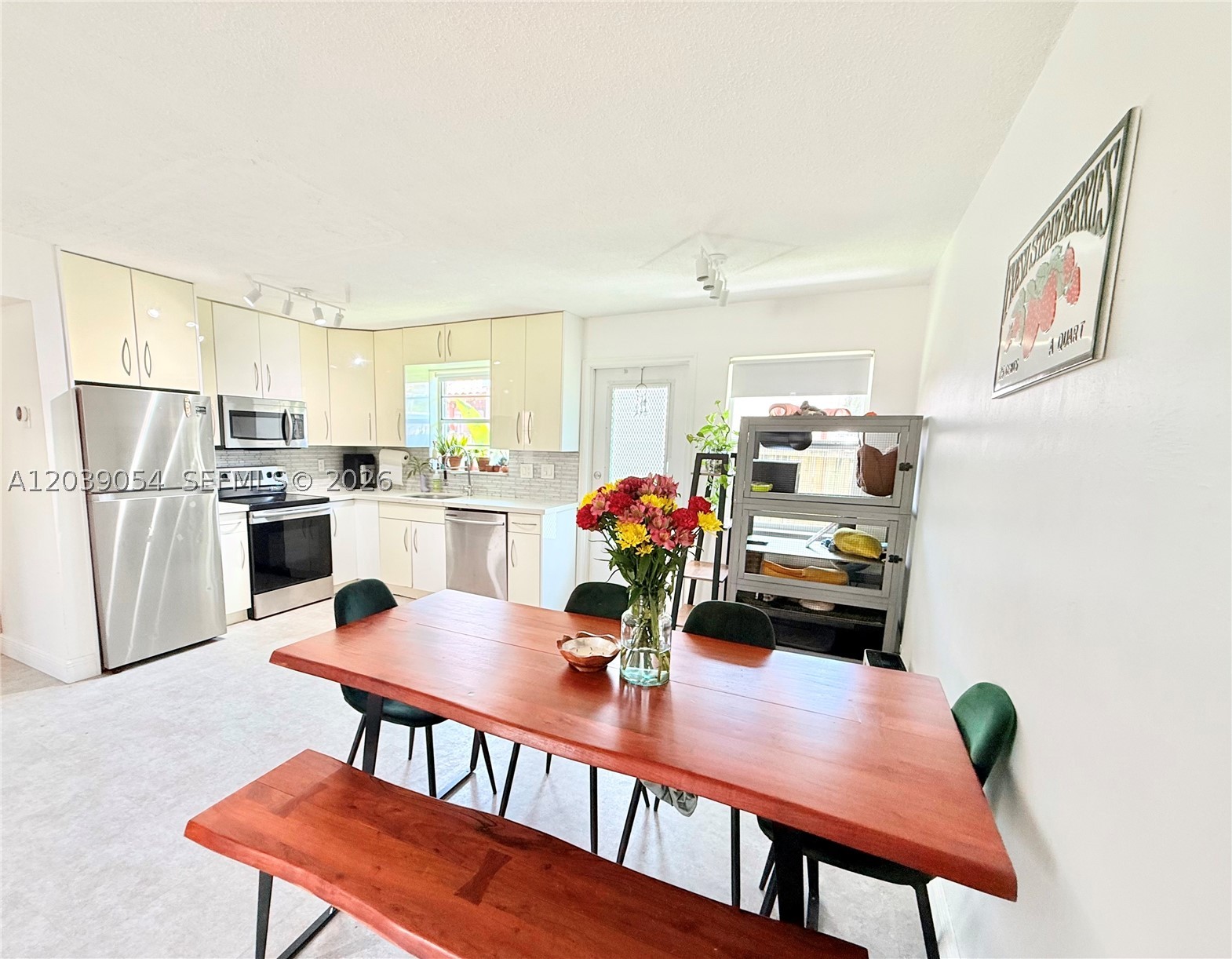 ROYAL TERRACE CONDOMINIUM - Residential