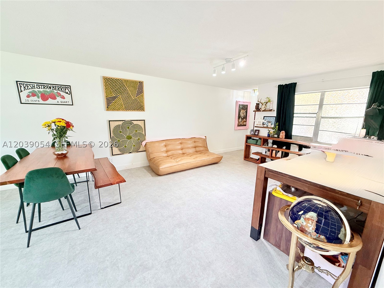ROYAL TERRACE CONDOMINIUM - Residential