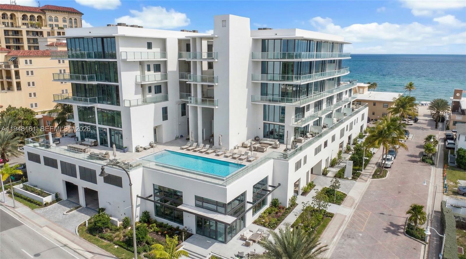 Eturna Residences - Residential