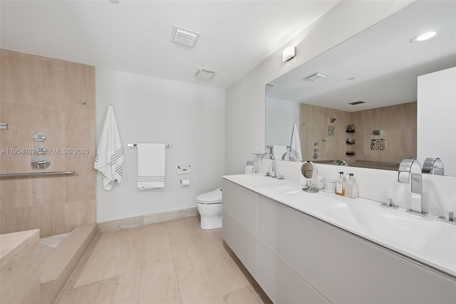 MEI CONDO - Residential