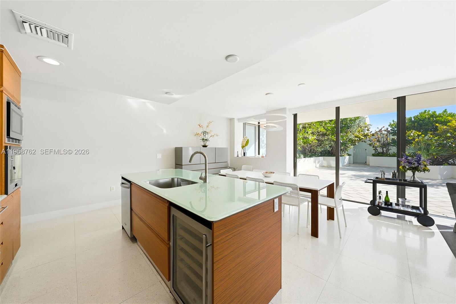 MEI CONDO - Residential