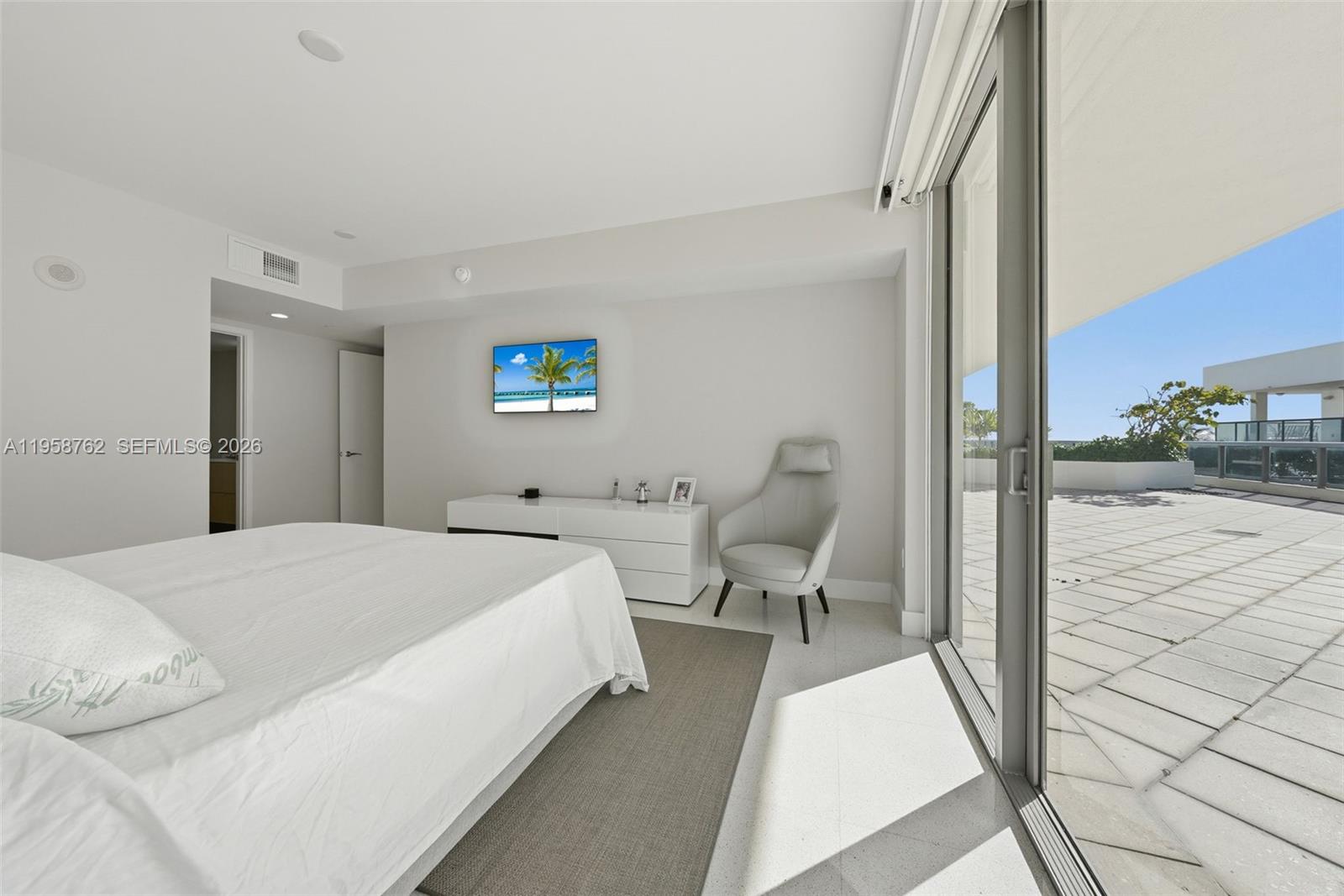 MEI CONDO - Residential