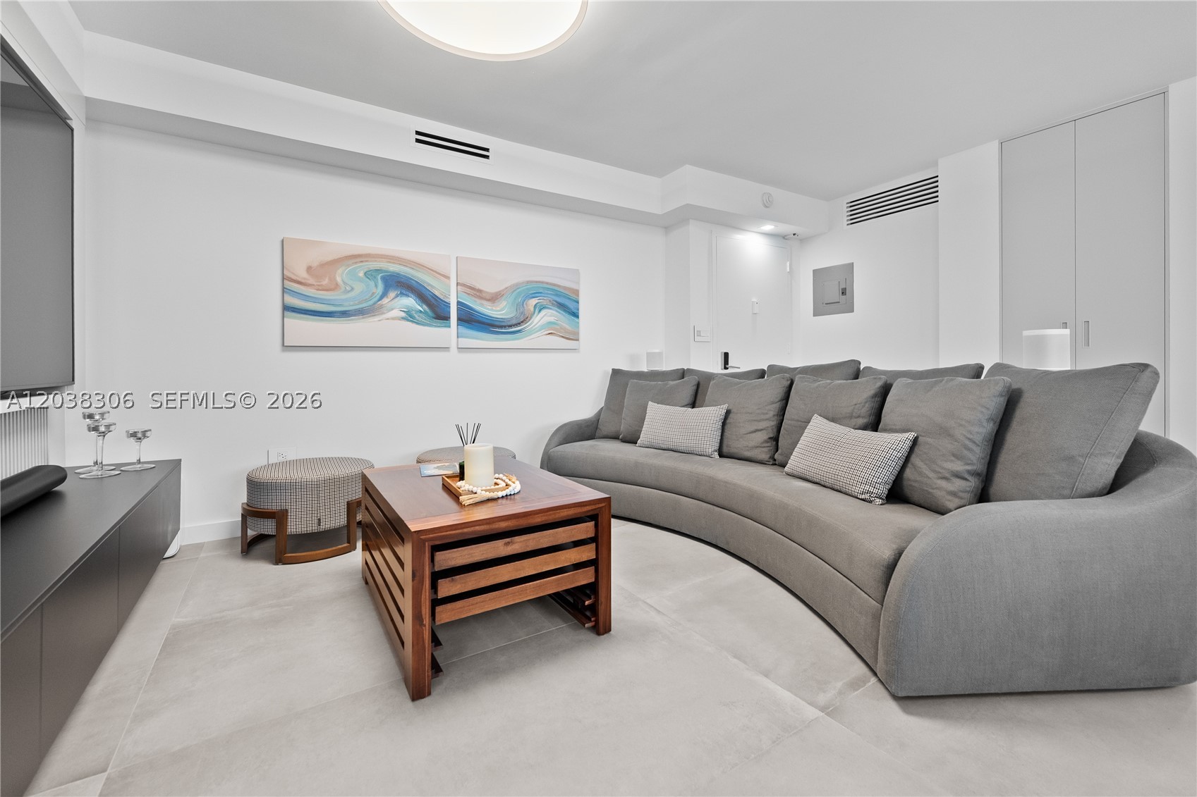BURLEIGH HOUSE CONDO - Residential