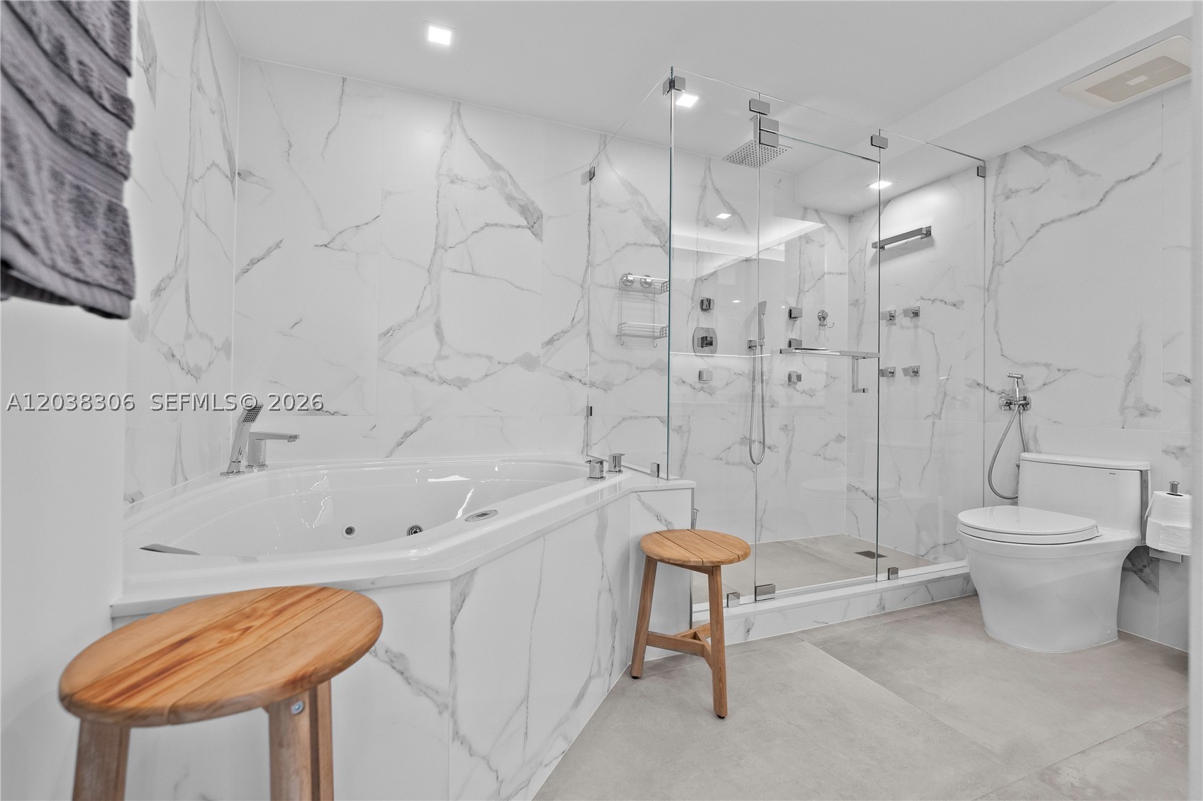 BURLEIGH HOUSE CONDO - Residential