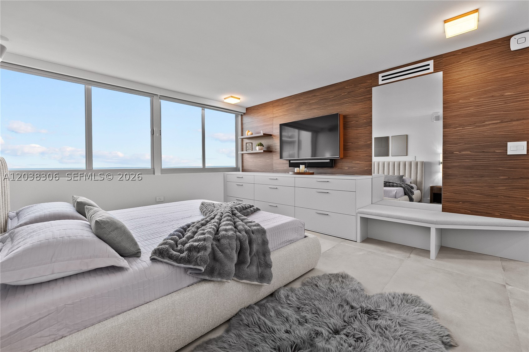 BURLEIGH HOUSE CONDO - Residential