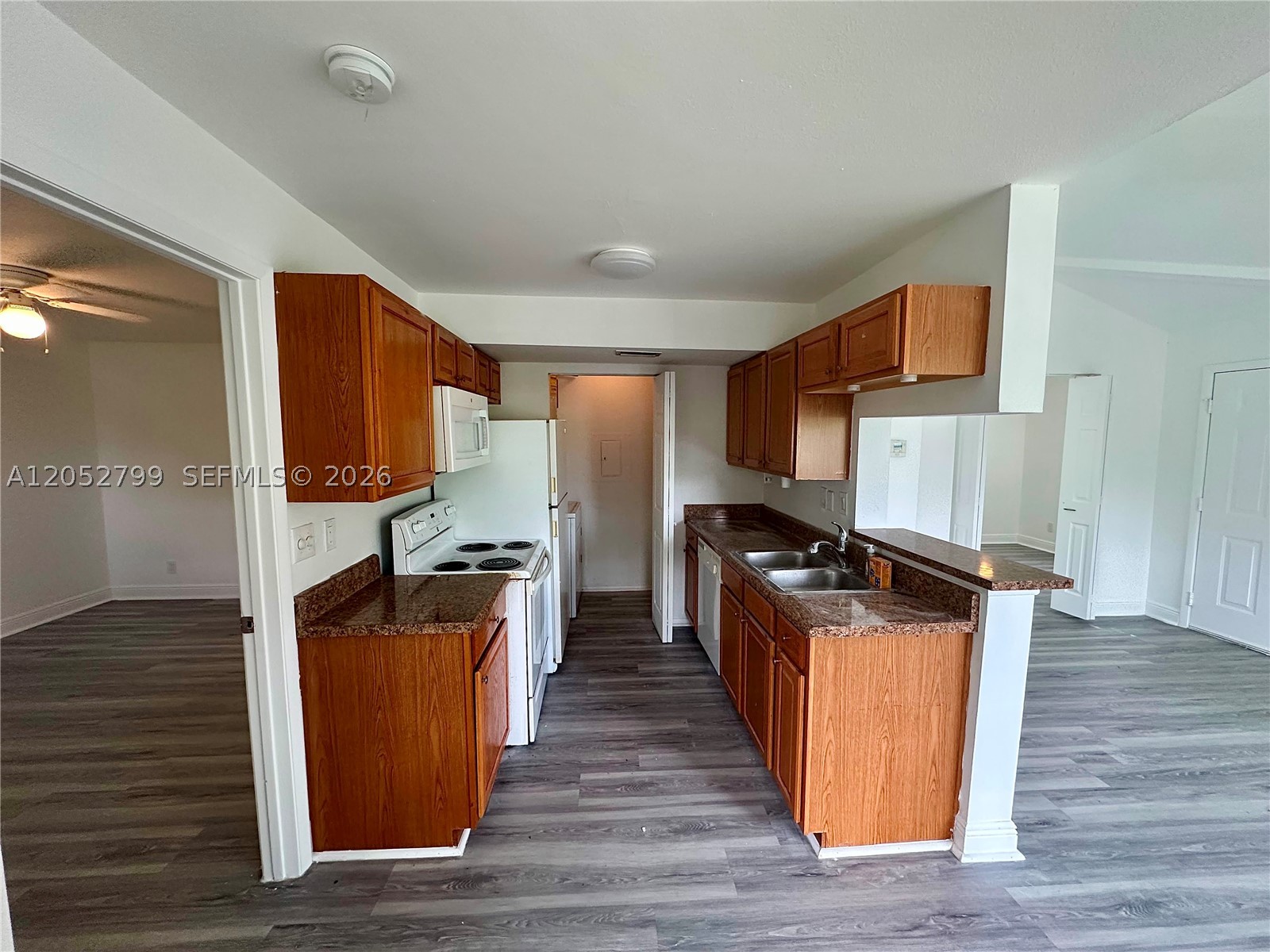 PRESERVE AT AVERY LAKES - Residential Lease