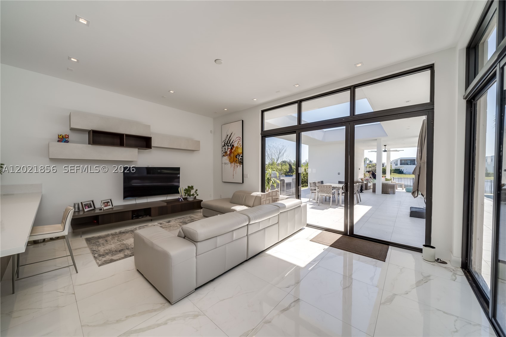 WESTON ESTATES. BOTANIKO - Residential