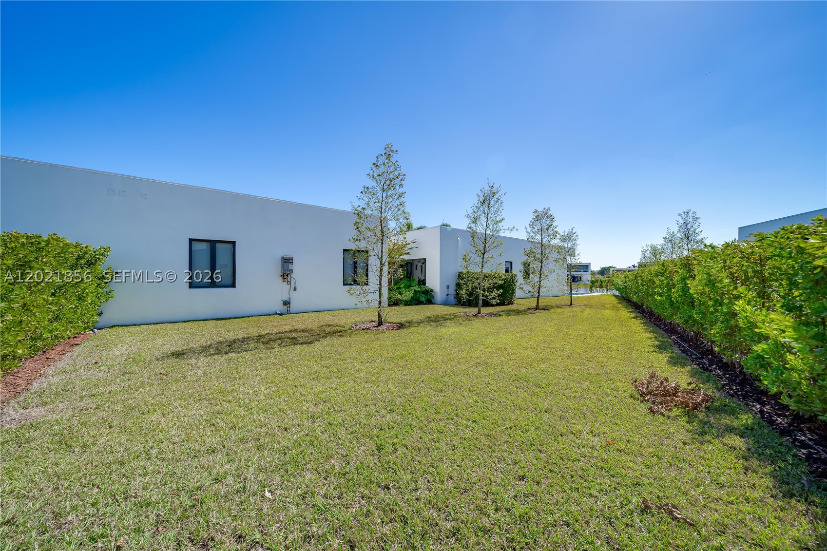 WESTON ESTATES. BOTANIKO - Residential