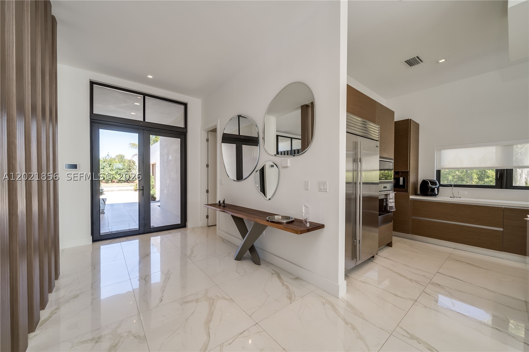 WESTON ESTATES. BOTANIKO - Residential
