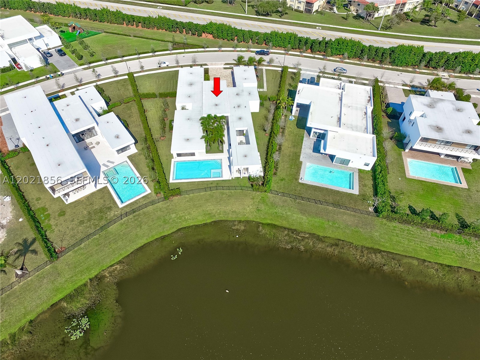 WESTON ESTATES. BOTANIKO - Residential