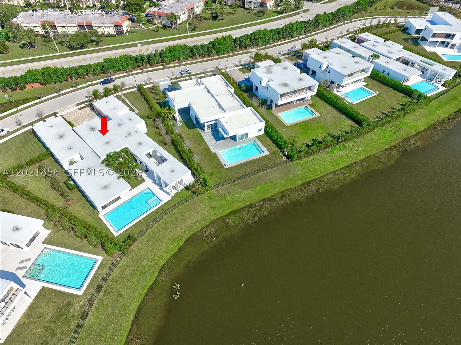 WESTON ESTATES. BOTANIKO - Residential