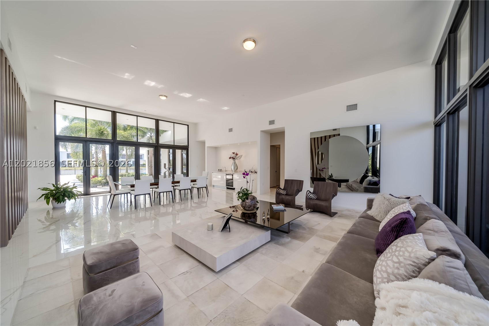 WESTON ESTATES. BOTANIKO - Residential
