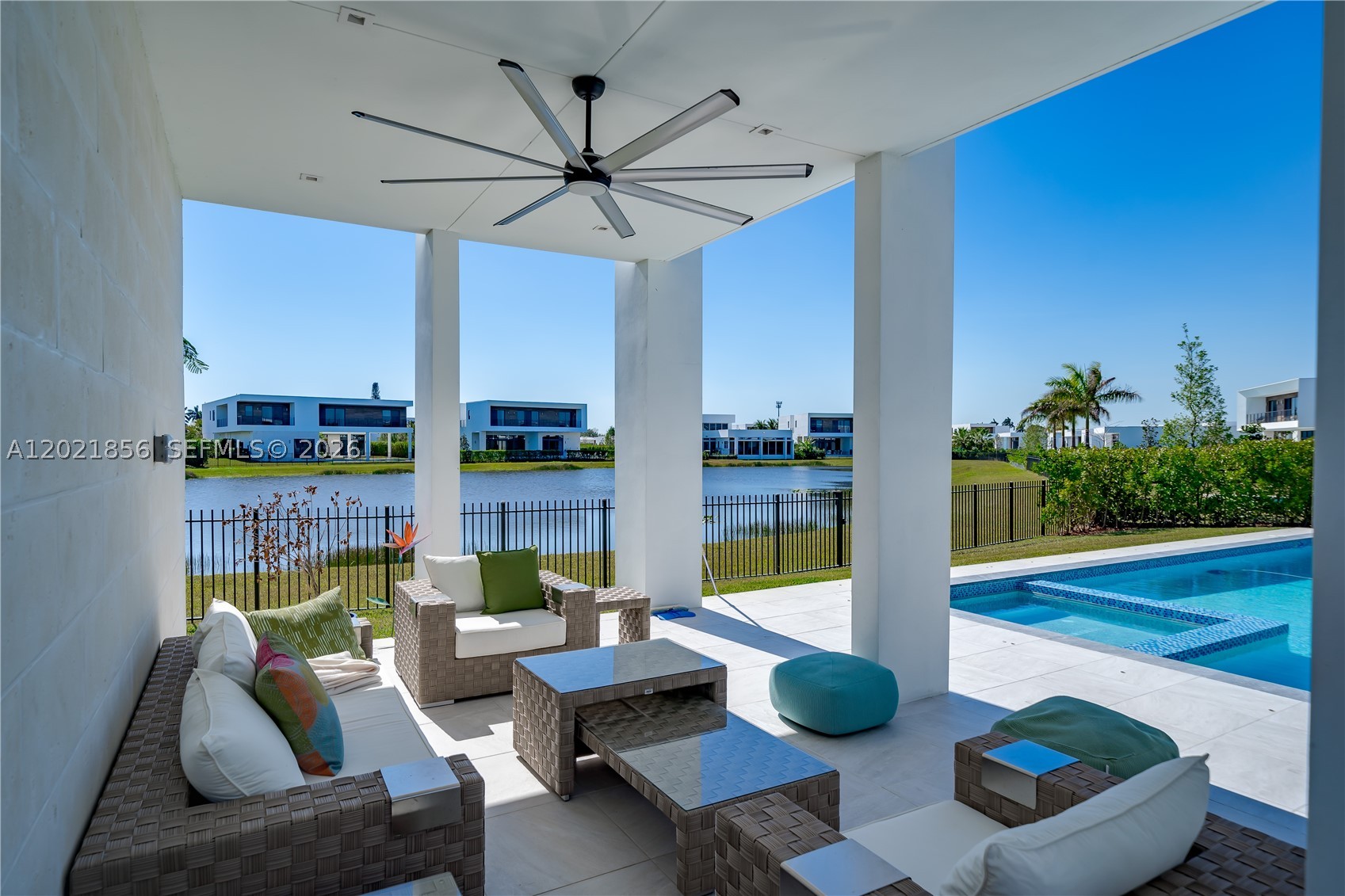 WESTON ESTATES. BOTANIKO - Residential