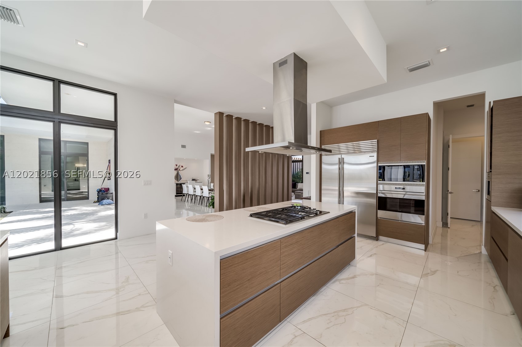 WESTON ESTATES. BOTANIKO - Residential
