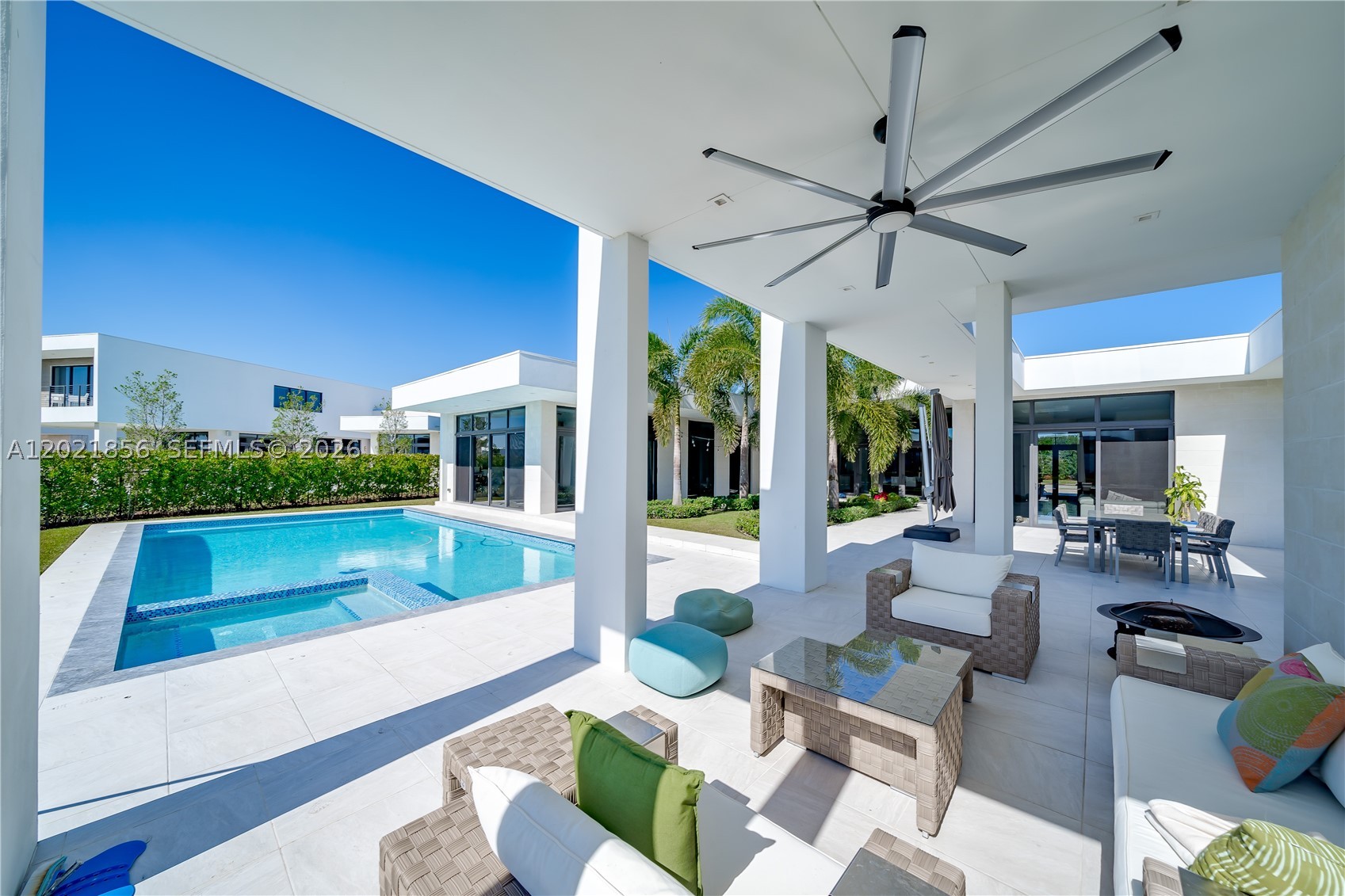 WESTON ESTATES. BOTANIKO - Residential