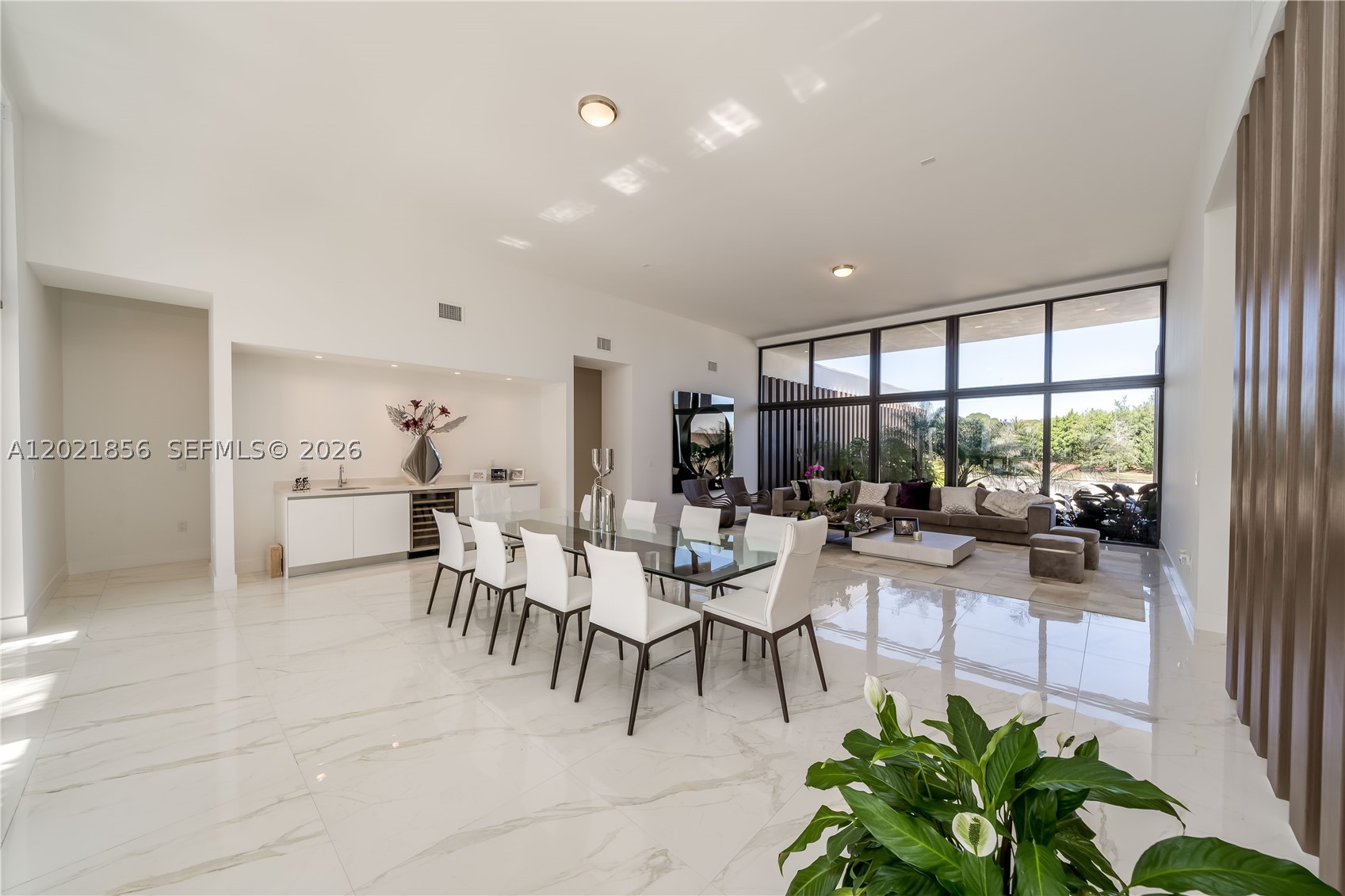 WESTON ESTATES. BOTANIKO - Residential