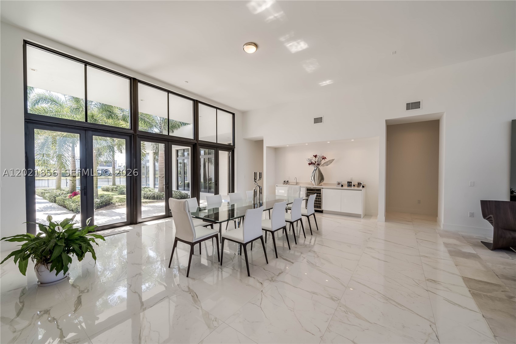 WESTON ESTATES. BOTANIKO - Residential