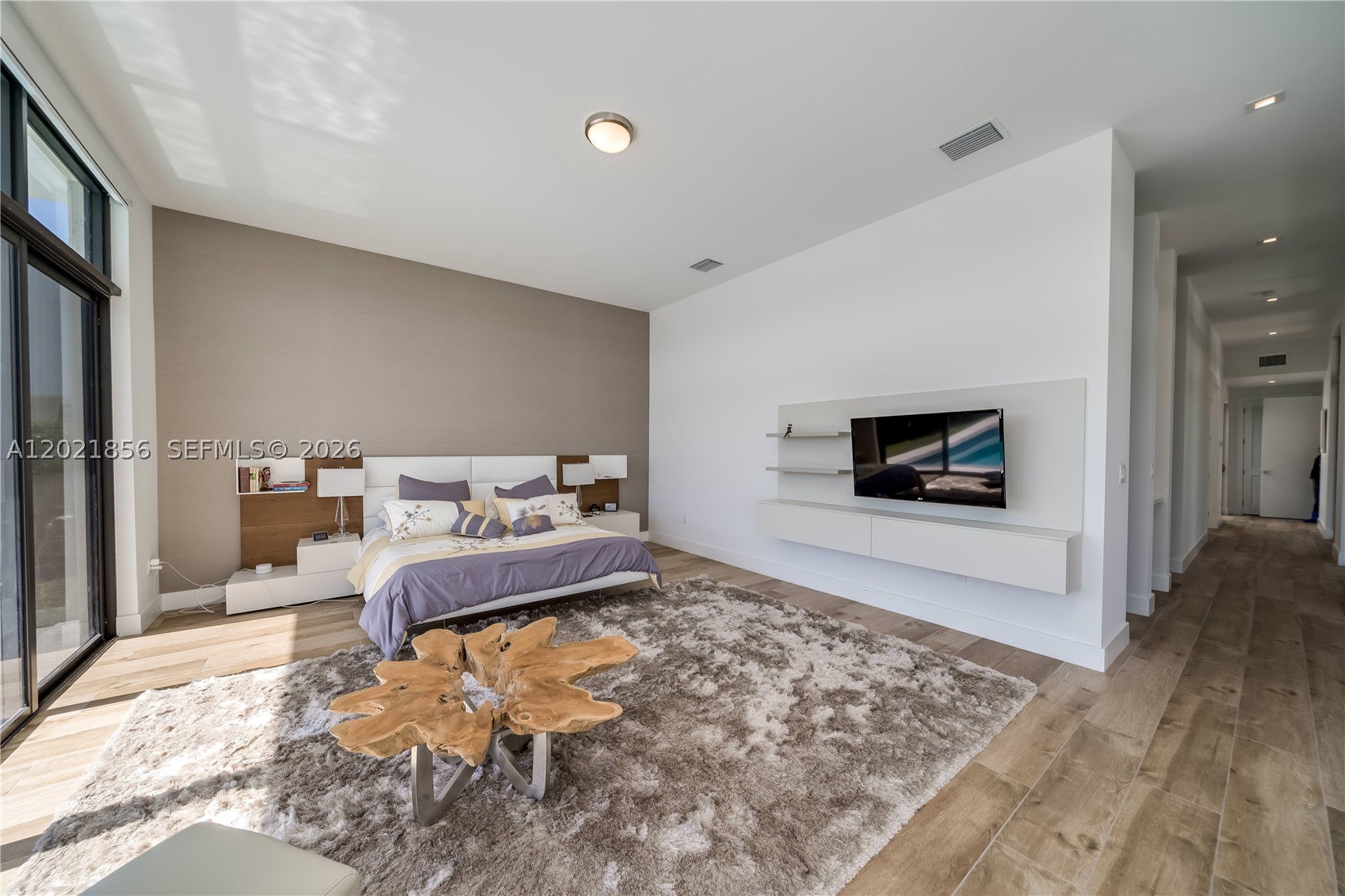 WESTON ESTATES. BOTANIKO - Residential