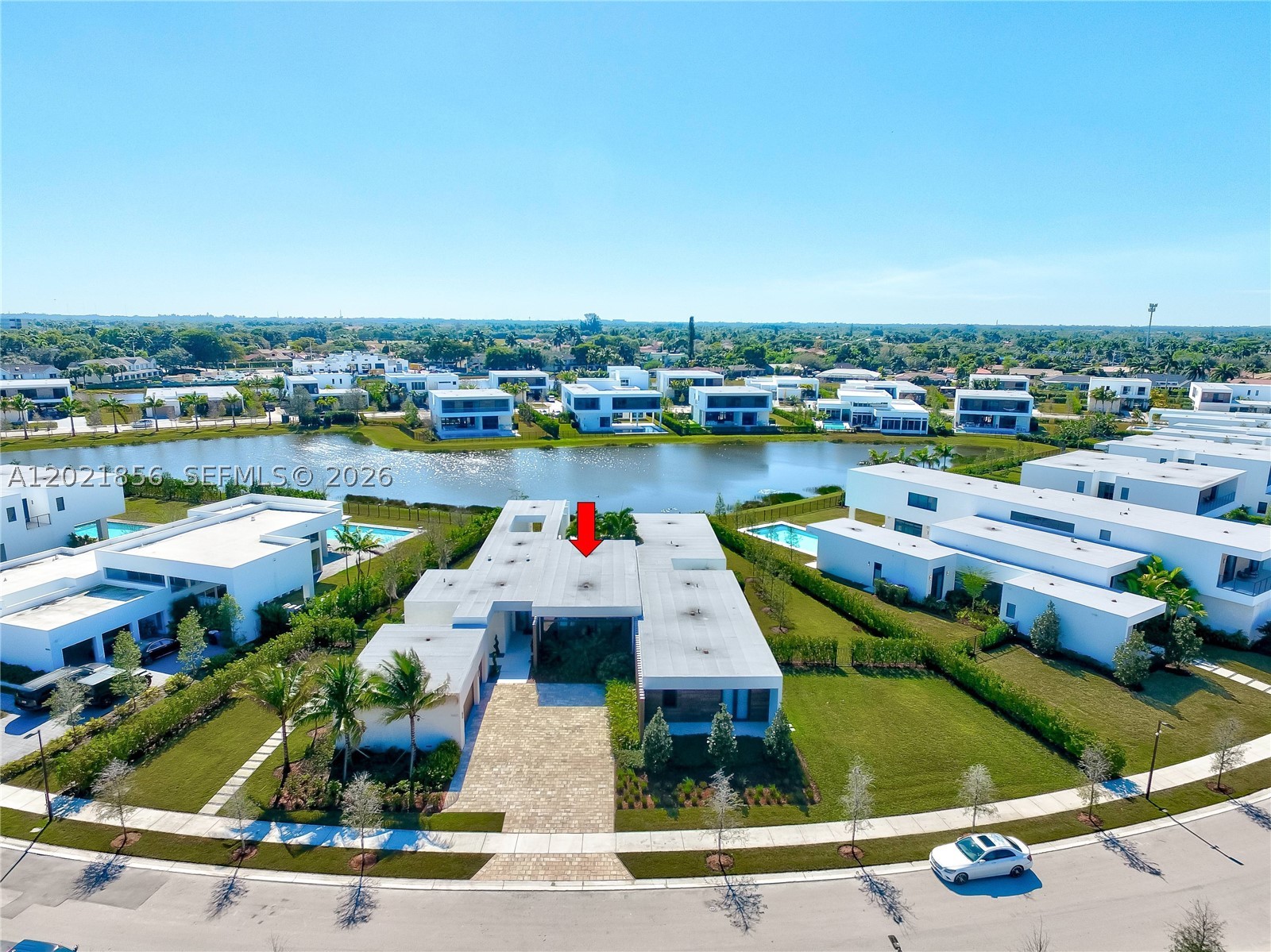 WESTON ESTATES. BOTANIKO - Residential