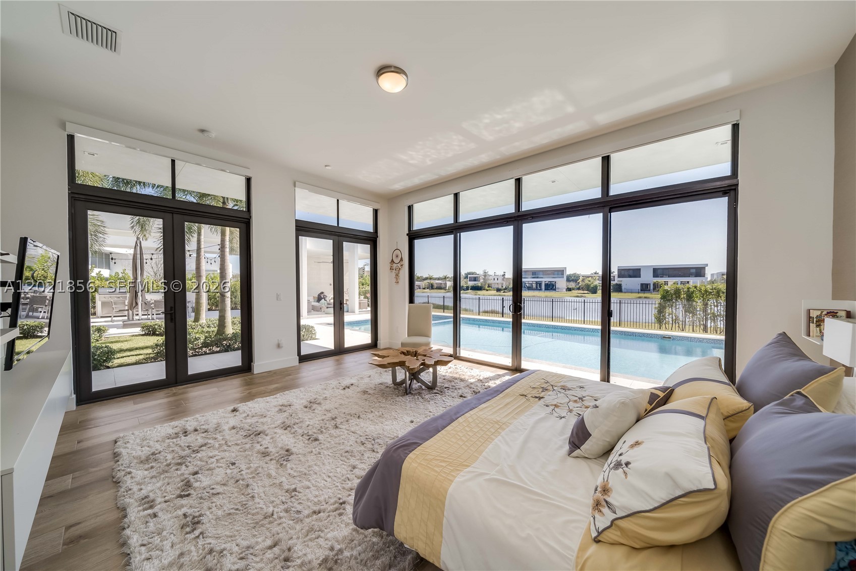 WESTON ESTATES. BOTANIKO - Residential
