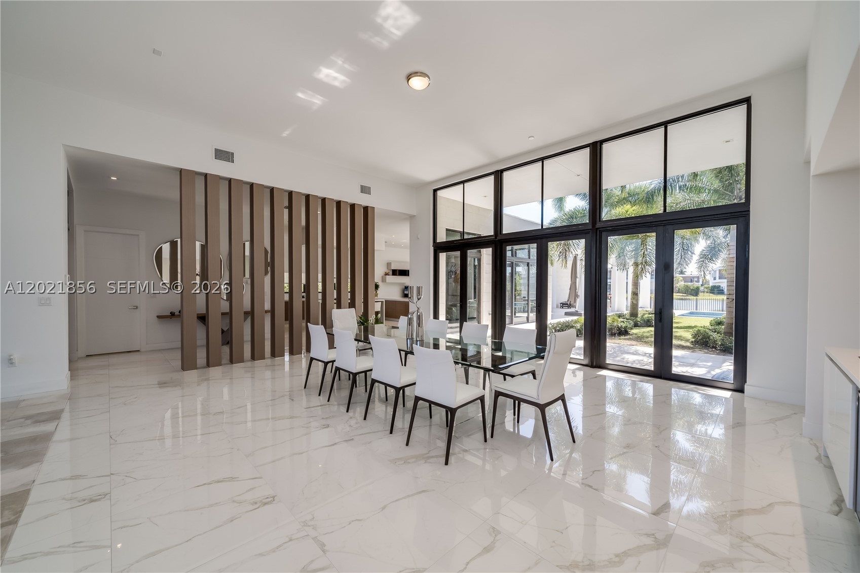 WESTON ESTATES. BOTANIKO - Residential