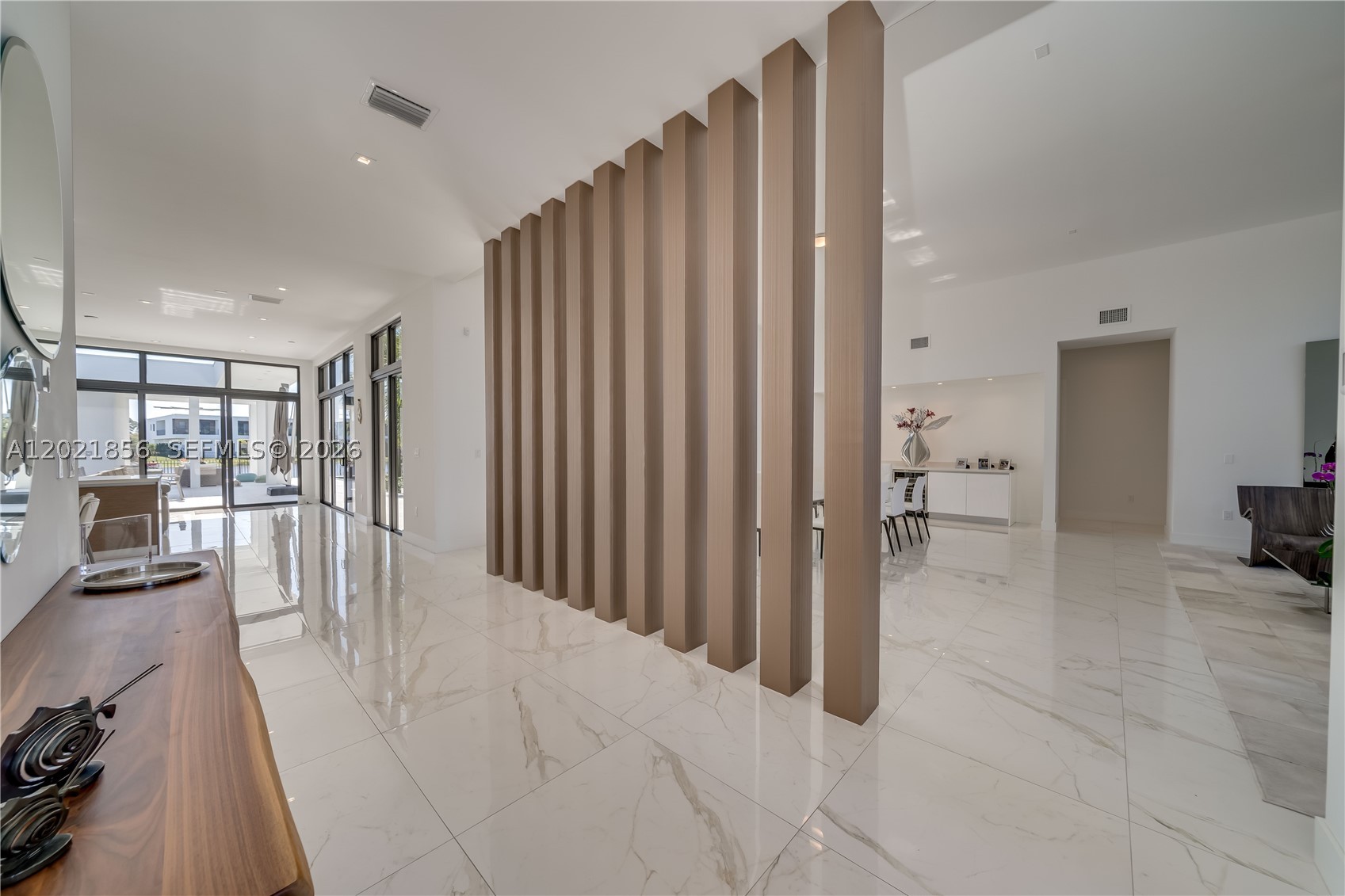 WESTON ESTATES. BOTANIKO - Residential
