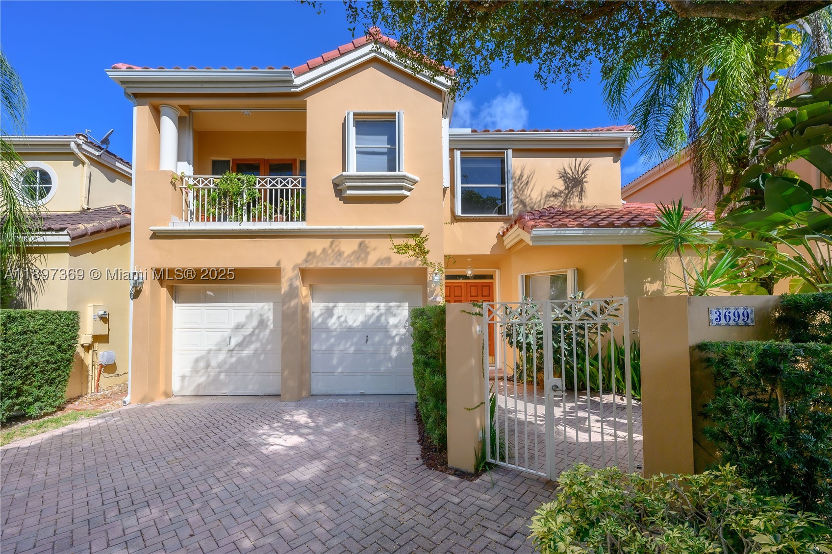 ISLAND WAY - Residential