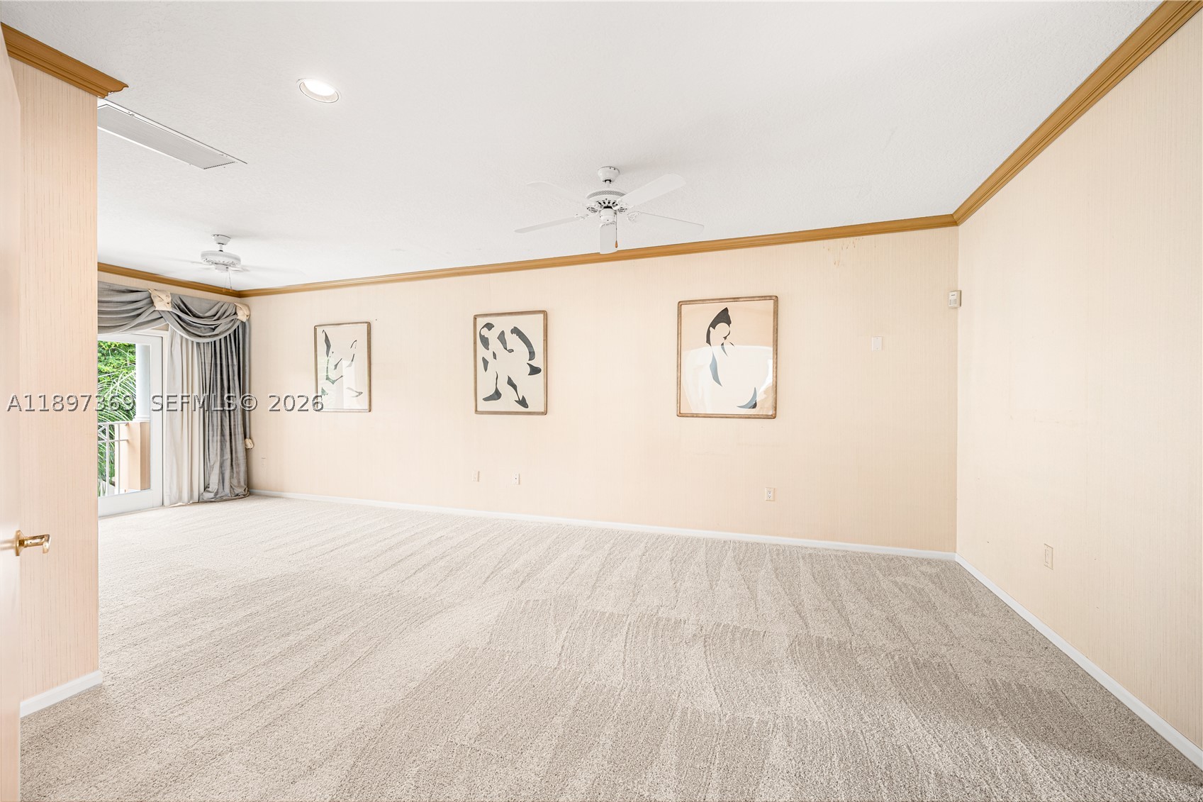 ISLAND WAY - Residential