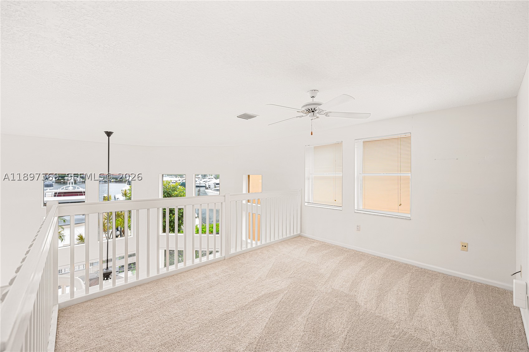 ISLAND WAY - Residential