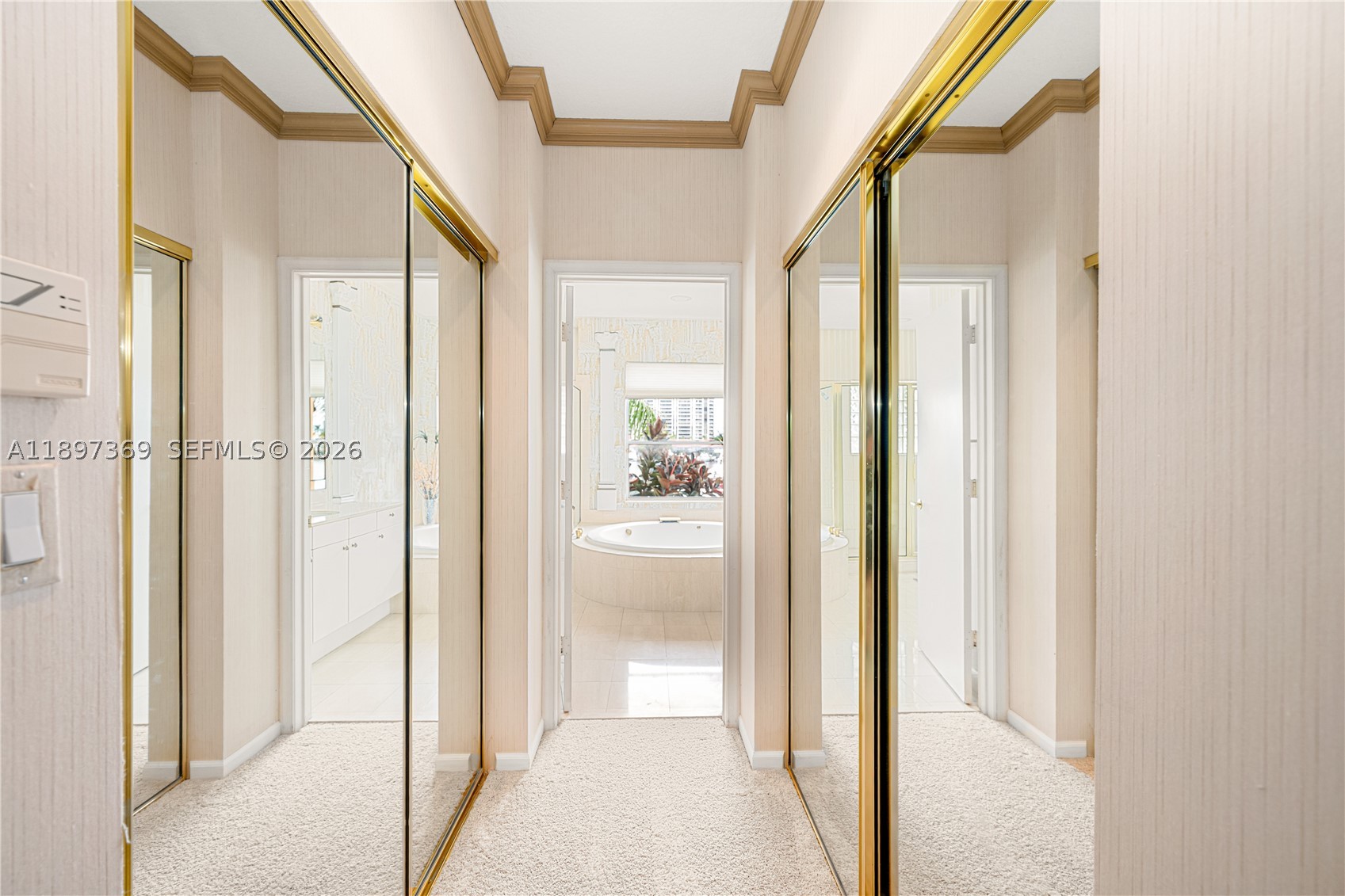 ISLAND WAY - Residential