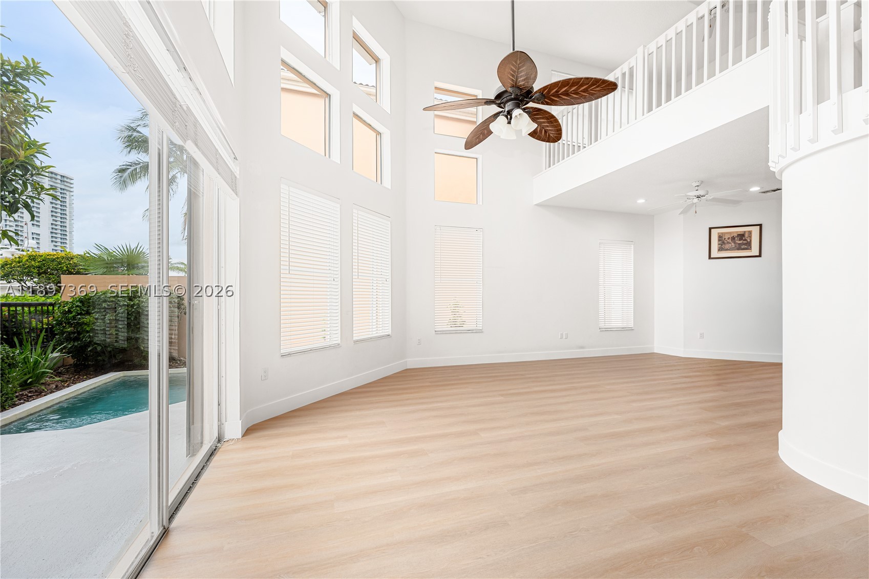 ISLAND WAY - Residential