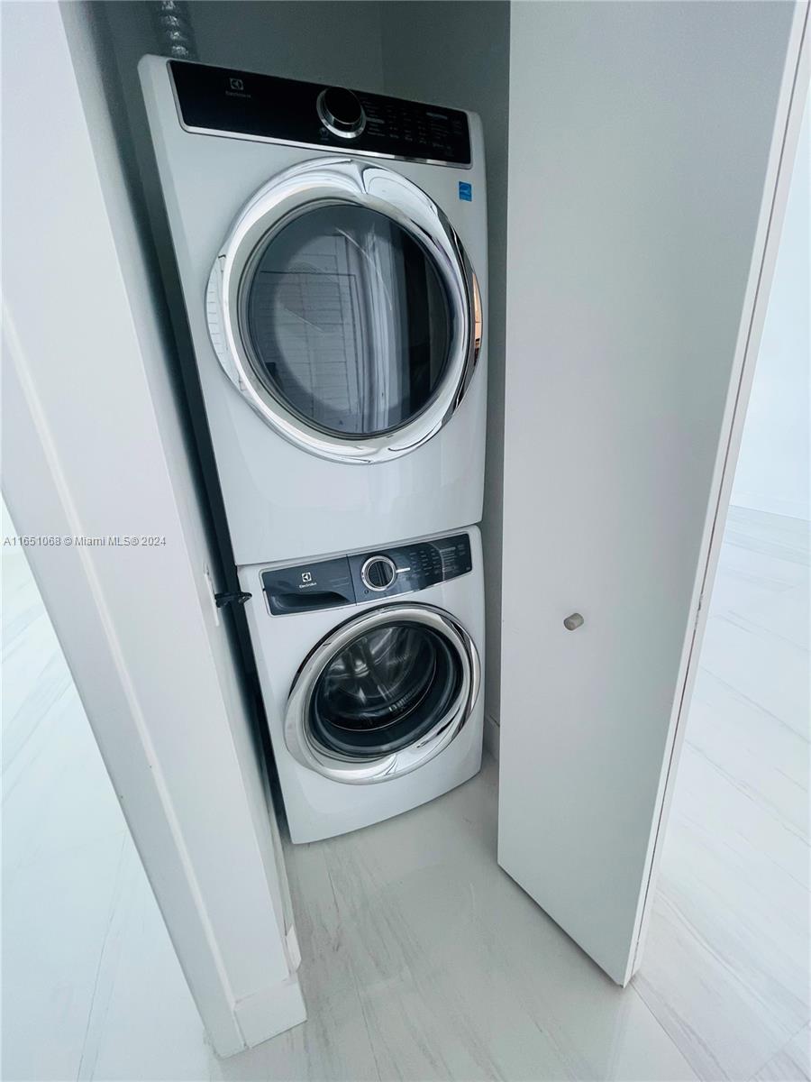 ONE MIAMI EAST CONDO - Residential Lease