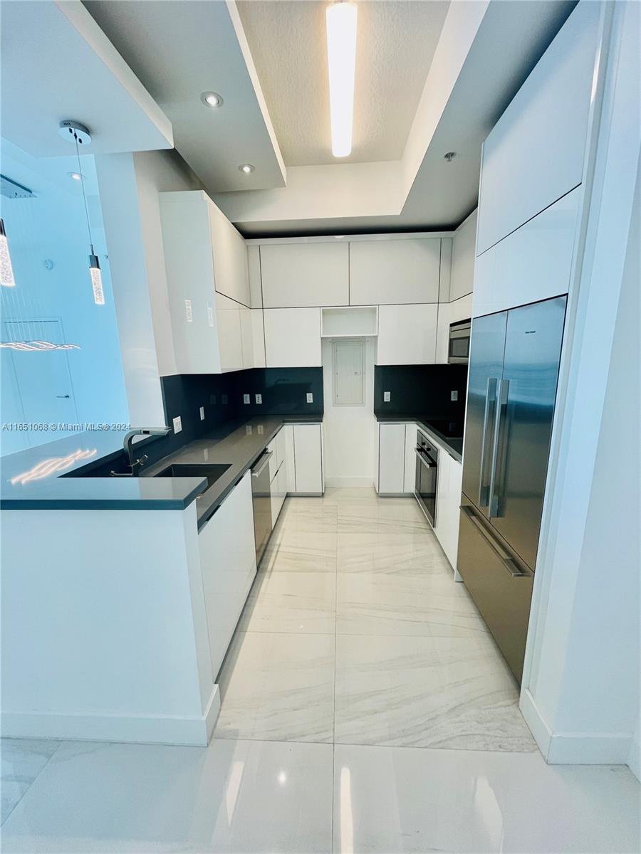 ONE MIAMI EAST CONDO - Residential Lease