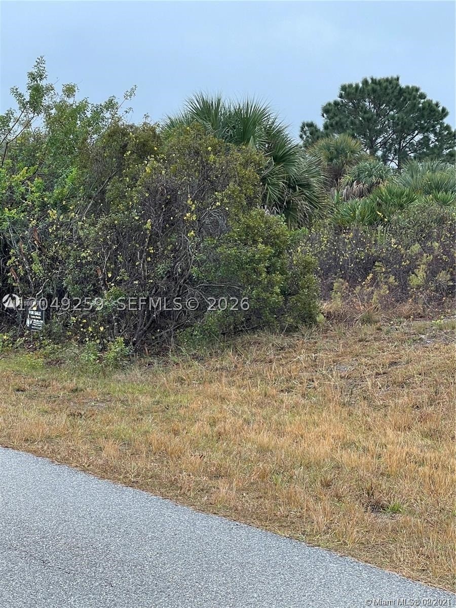 Port Charlotte - Land