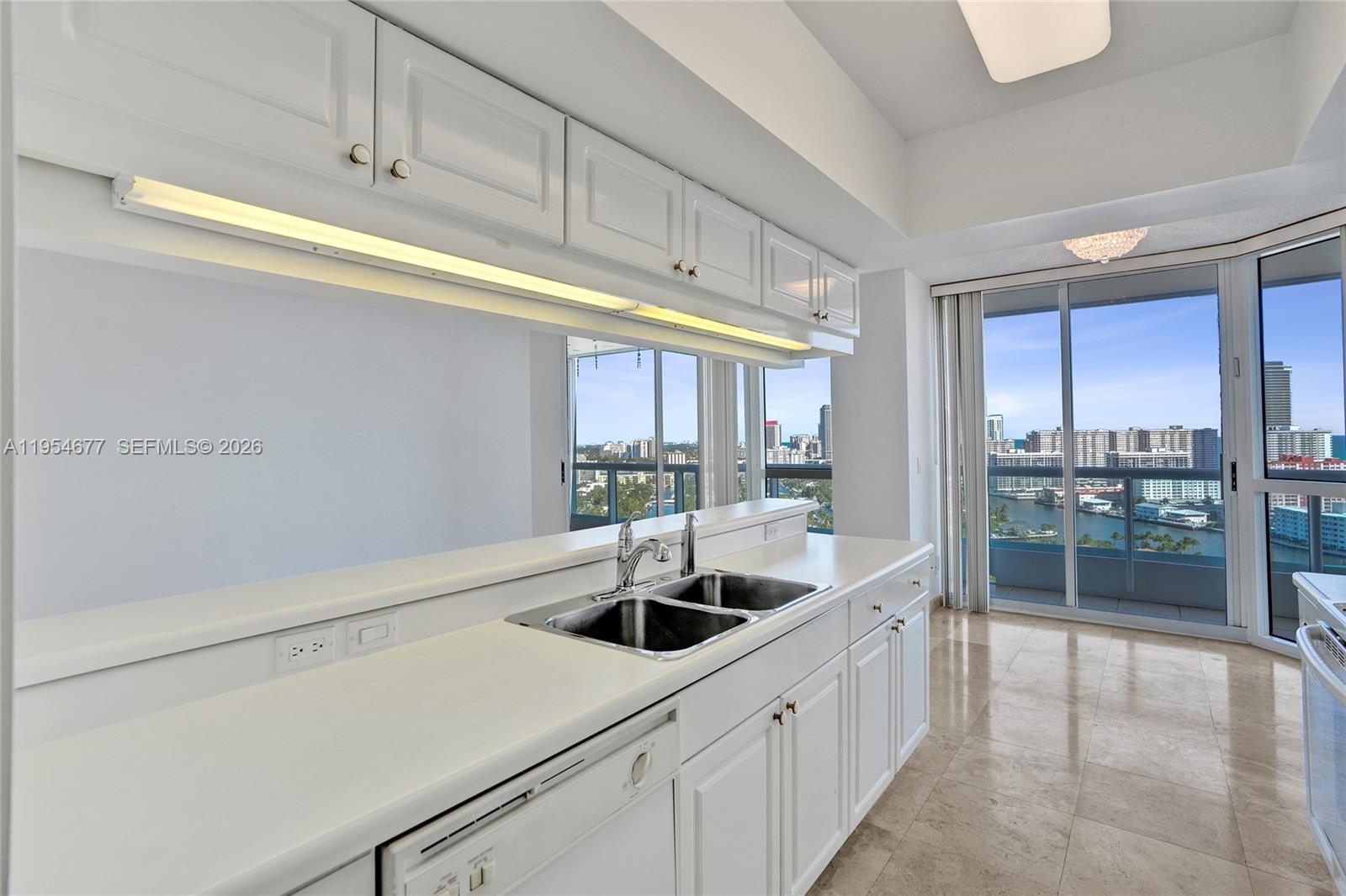 NORTH TOWER AT THE POINT - Residential