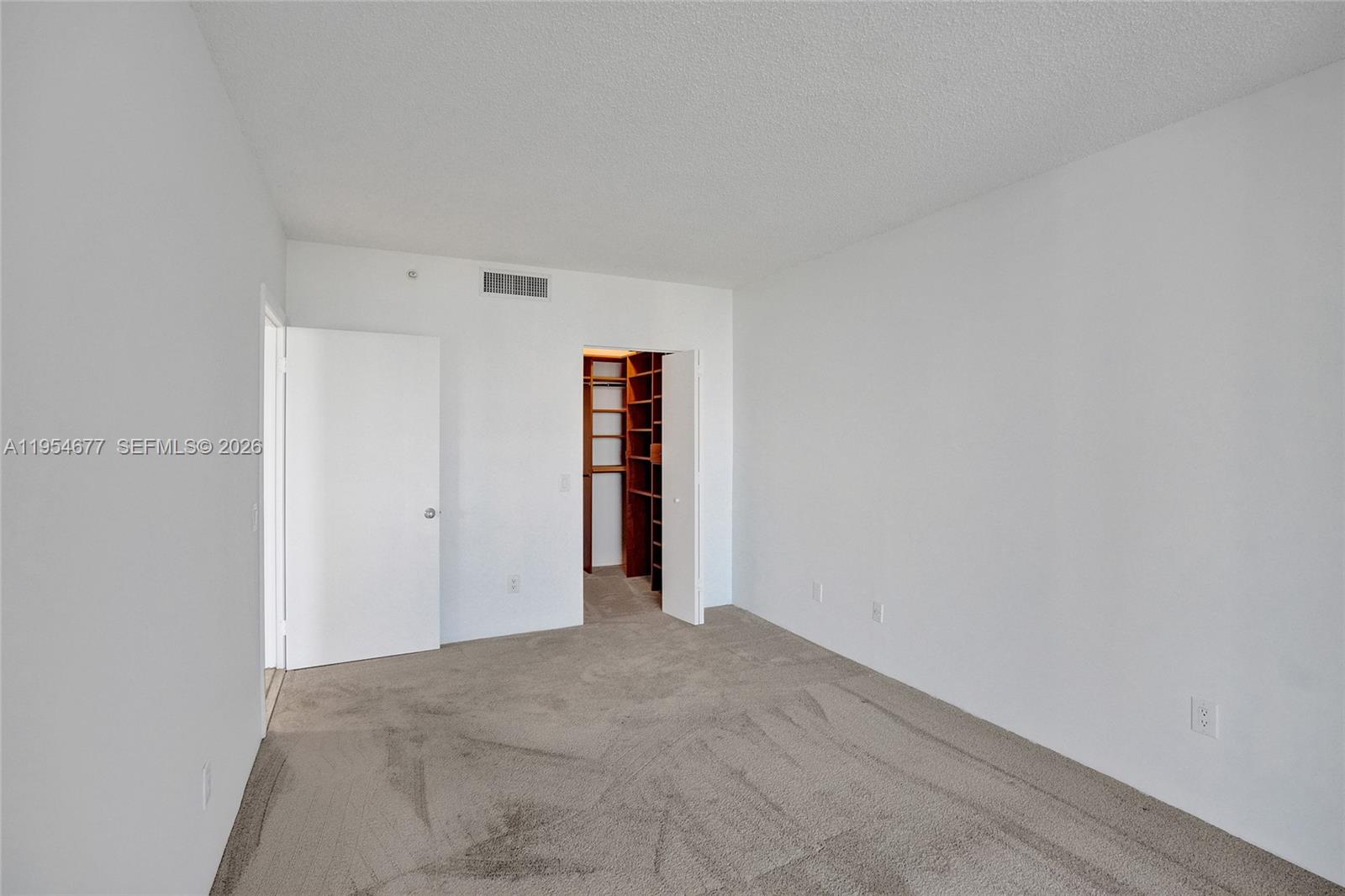 NORTH TOWER AT THE POINT - Residential