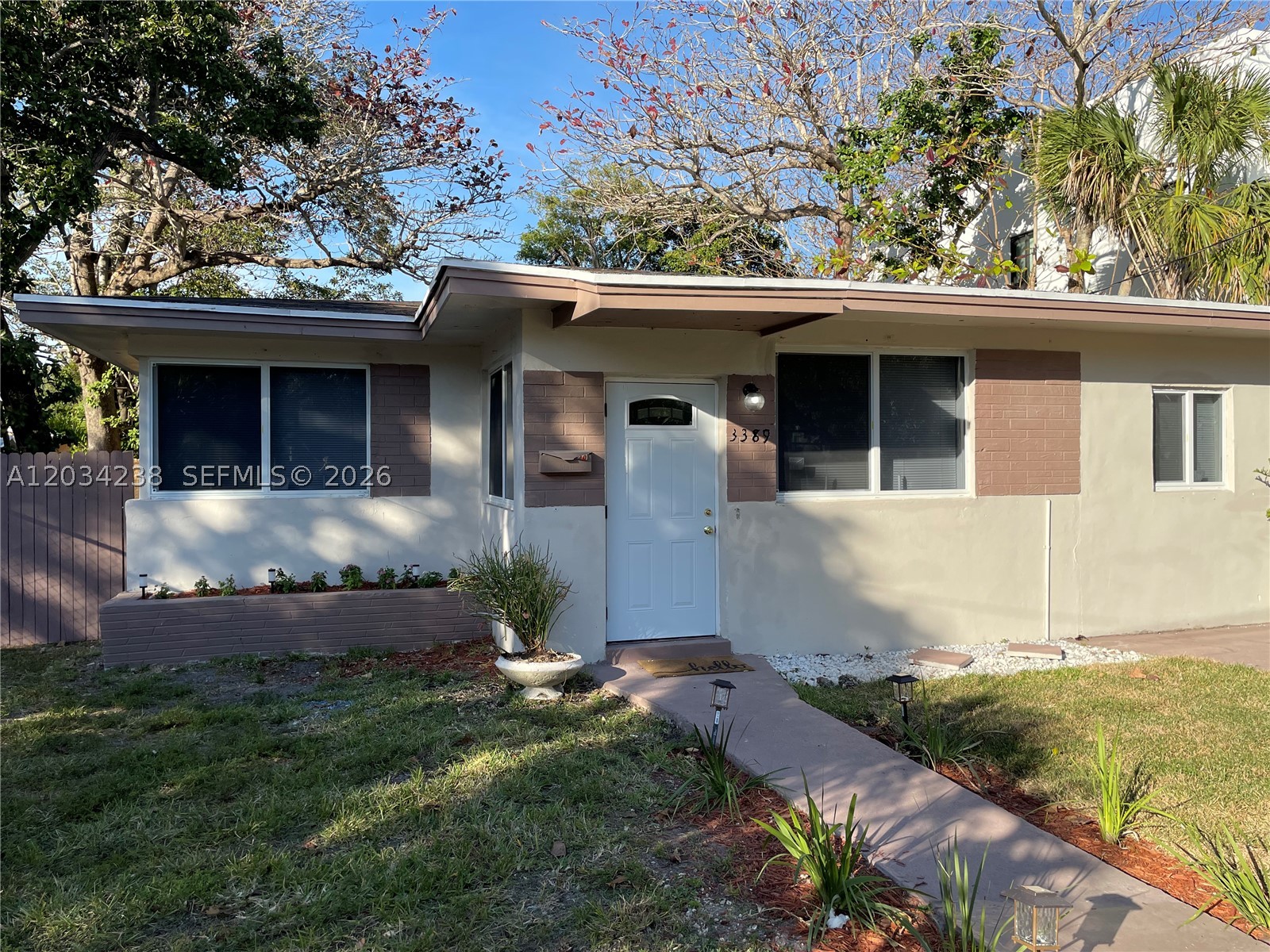 DE HEDOUVILLES SUB - Residential Lease