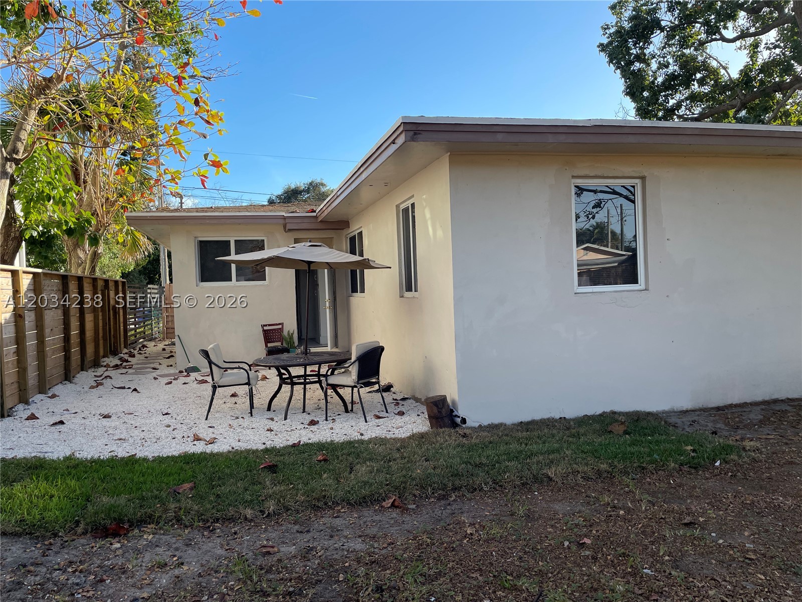 DE HEDOUVILLES SUB - Residential Lease