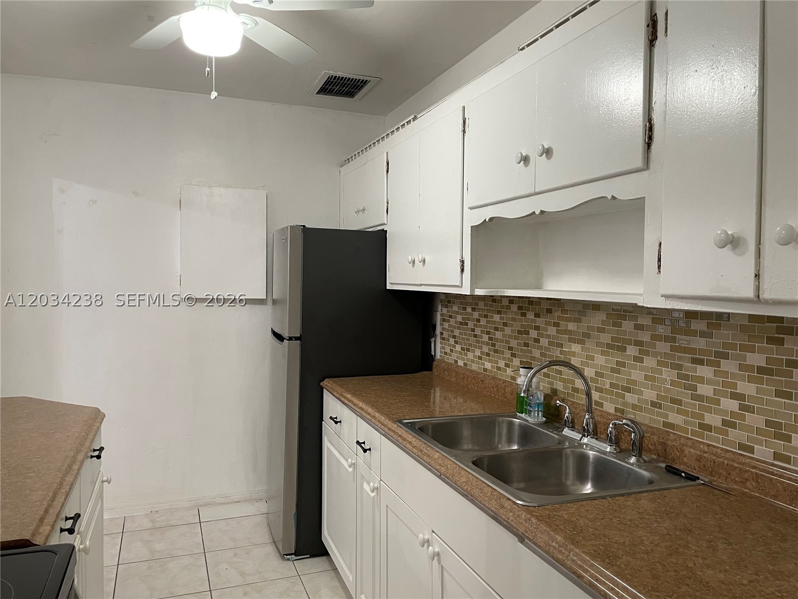DE HEDOUVILLES SUB - Residential Lease