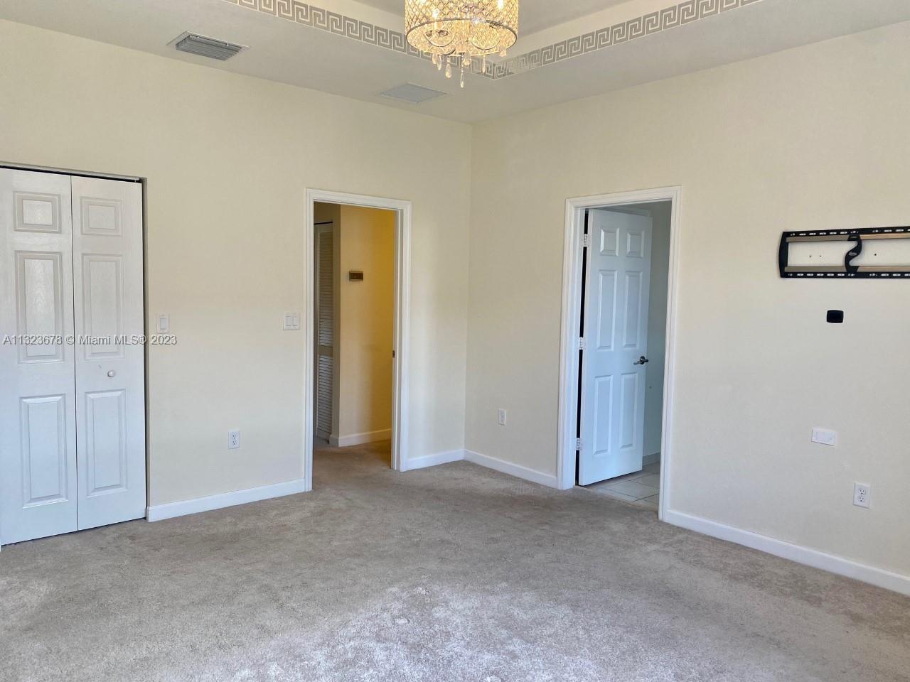 COCO PALM ESTATES - Residential Lease