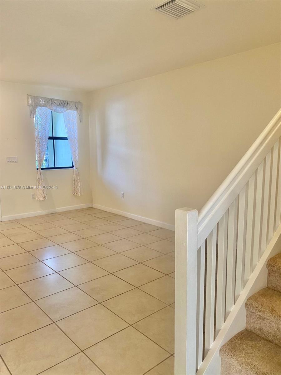 COCO PALM ESTATES - Residential Lease