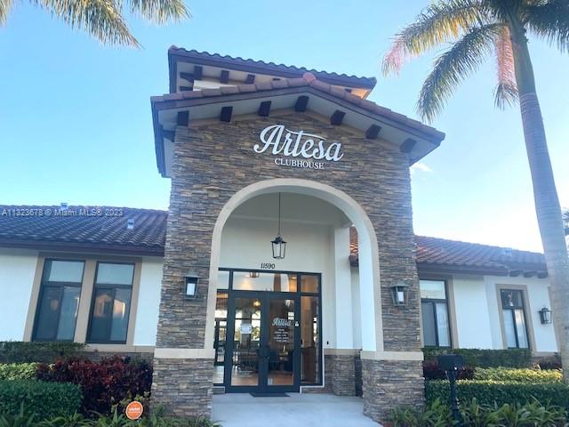 COCO PALM ESTATES - Residential Lease