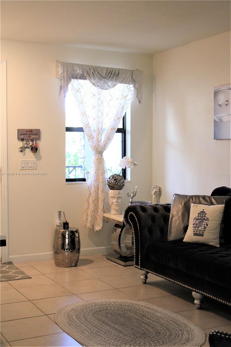 COCO PALM ESTATES - Residential Lease