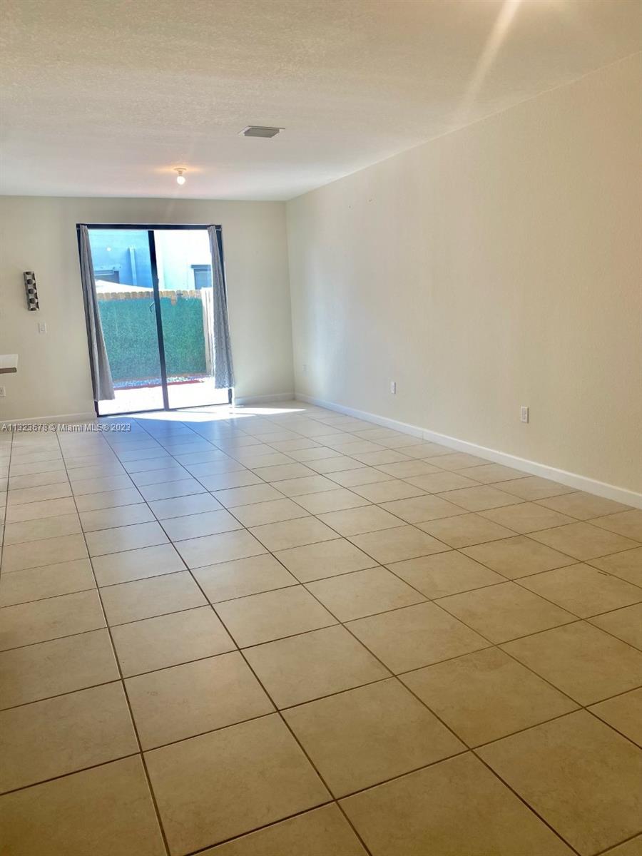 COCO PALM ESTATES - Residential Lease