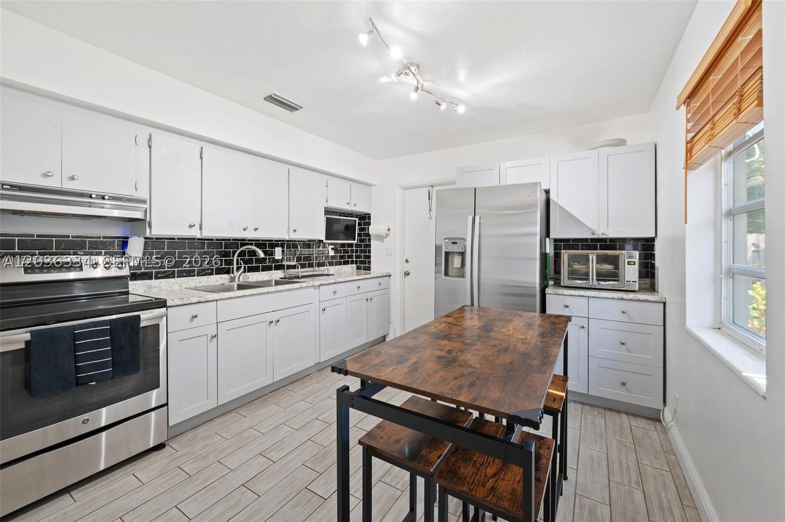 REED LAND CO - Residential Lease