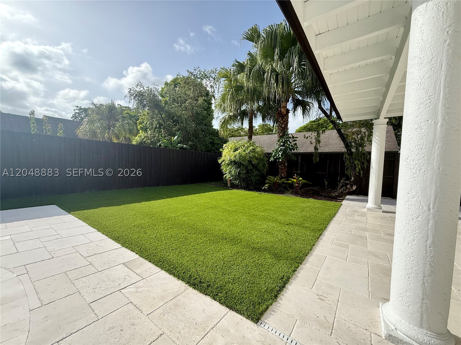 KENDALE COUNTRY CLUB ESTA - Residential Lease