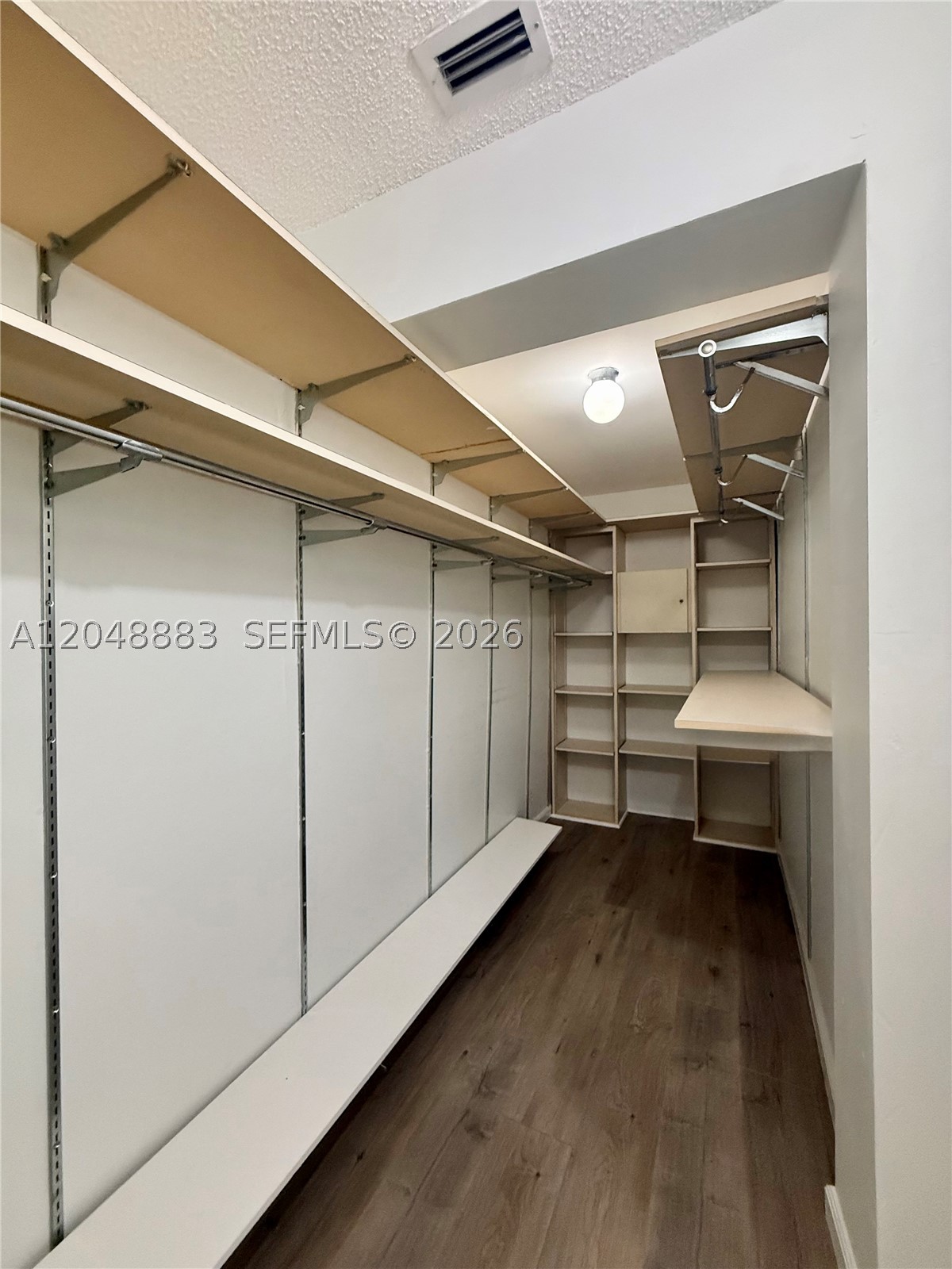 KENDALE COUNTRY CLUB ESTA - Residential Lease