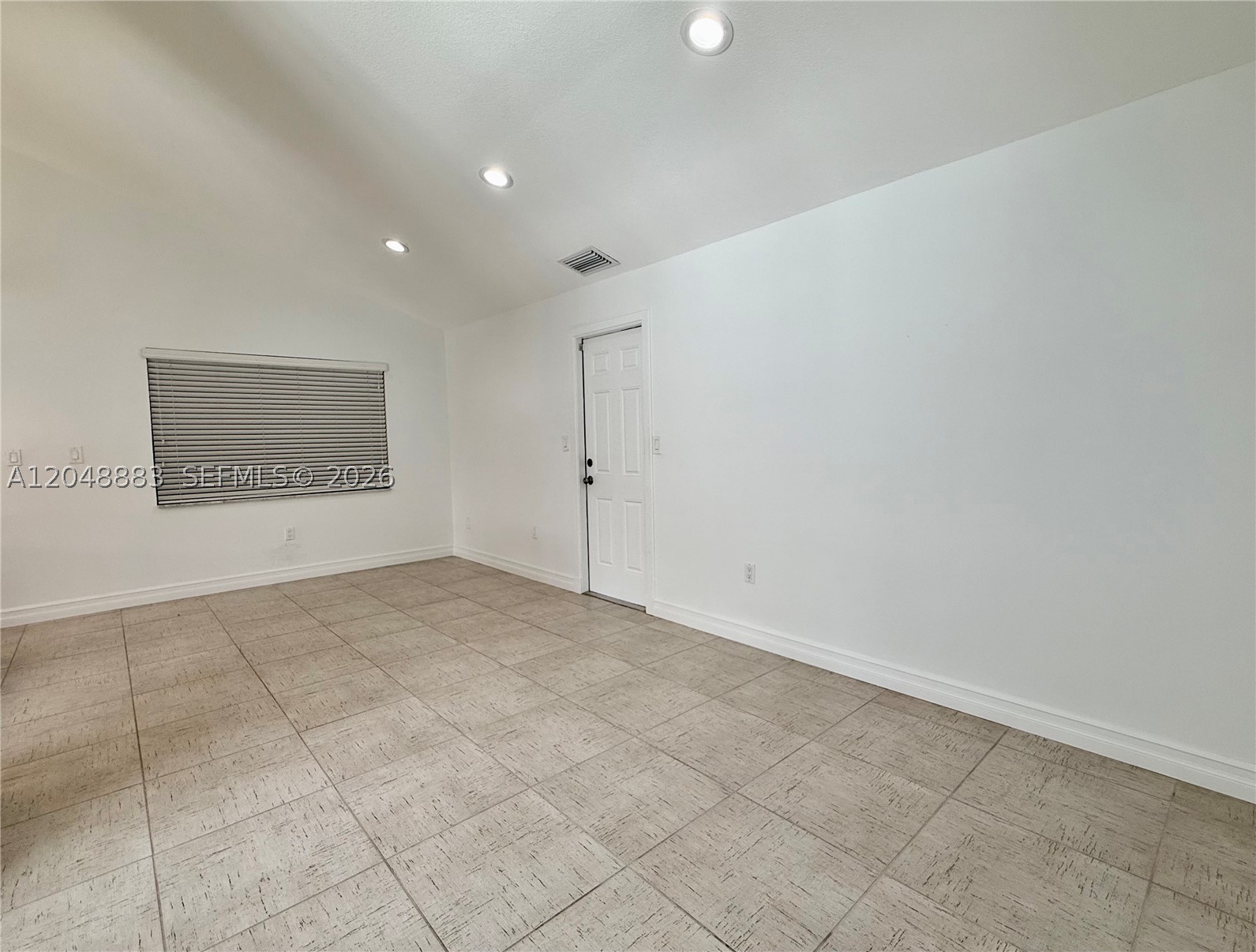 KENDALE COUNTRY CLUB ESTA - Residential Lease