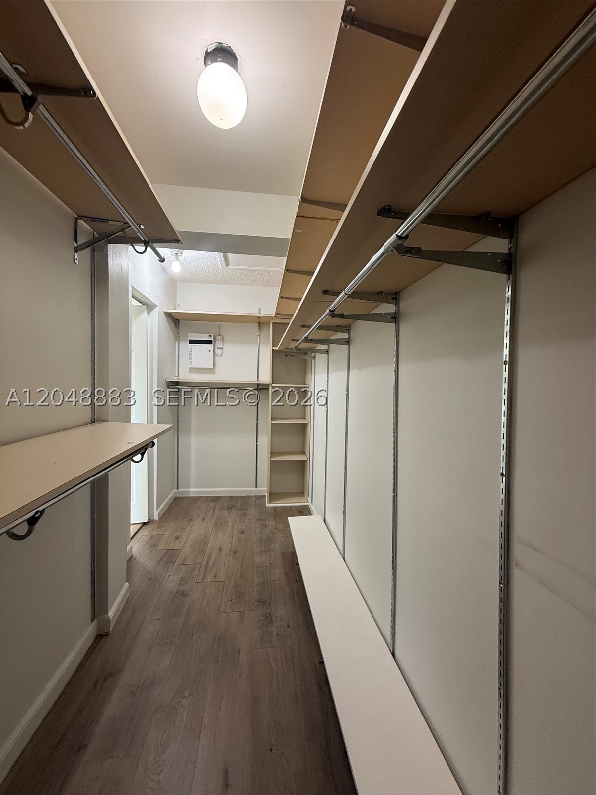 KENDALE COUNTRY CLUB ESTA - Residential Lease